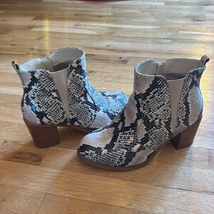 Torrid Snake Skin Print Booties 8.5 W